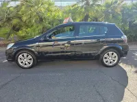 Usado Opel Astra Cosmo 110 CV (80 kW) 2010 Negro Berlina
