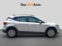 Usado Seat Arona Style Plus 110 CV (80 kW) 2022 Blanco SUV
