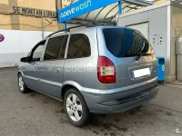 Usado Opel Zafira Elegance 100 CV (73 kW) 2005 Gris / plata Monovolumen