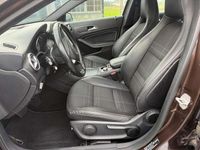 Usado Mercedes GLA200 Urban 136 HP (100 kW) 2014 Vermelho SUV