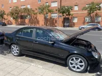 Usado Mercedes C220 Classic 143 CV (105 kW) 2002 Negro Berlina