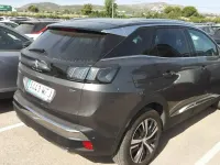 Usado Peugeot 3008 GT 131 CV (96 kW) 2023 Gris SUV