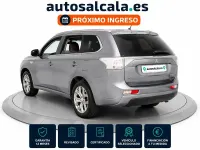 Usado Mitsubishi Outlander P-HEV 203 CV (149 kW) 2014 Gris / plata SUV