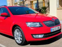 Usado Skoda Octavia Elegance 105 CV (77 kW) 2014 Rojo Familiar