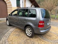 Usado VW Touran Conceptline 102 CV (75 kW) 2005 Gris / plata Monovolumen