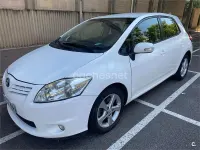 Usado Toyota Auris Active 126 CV (92 kW) 2011 Blanco Utilitario