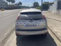 Usado Ford Focus Trend 109 CV (80 kW) 2006 Gris / plata Familiar