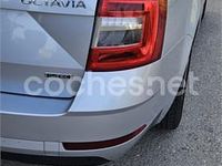 Usado Skoda Octavia 130 CV (95 kW) 2020 Gris / plata Familiar