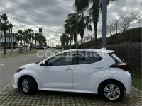 Usado Toyota Yaris 125 CV (91 kW) 2021 Blanco Utilitario