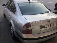 Usado VW Passat Highline 115 CV (84 kW) 2001 Gris / plata Berlina