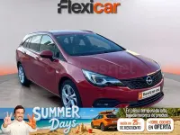 Usado Opel Astra Edition 110 CV (80 kW) 2020 Rojo Familiar