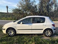 Usado Peugeot 307 110 CV (80 kW) 2004 Blanco Berlina