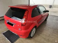 Usado Ford Fiesta Sport 90 CV (66 kW) 2007 Rojo Utilitario