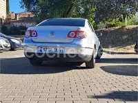 Usado VW Passat Sportline 140 CV (102 kW) 2005 Gris / plata Berlina