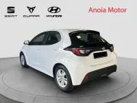Usado Toyota Yaris Active 116 CV (85 kW) 2022 Blanco Utilitario
