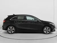 Usado Kia Ceed 120 CV (88 kW) 2021 Negro Utilitario