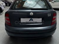 Usado Skoda Fabia 70 CV (51 kW) 2005 Gris / plata Berlina