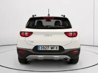 Usado Kia Stonic 101 CV (74 kW) 2023 Blanco SUV