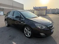 Usado Opel Astra Sport 160 CV (117 kW) 2011 Negro Berlina