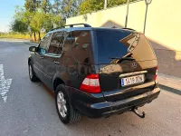 Usado Mercedes ML400 250 CV (183 kW) 2005 Negro SUV