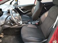 Usado Peugeot 2008 Allure 120 CV (88 kW) 2018 Rojo SUV