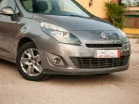 Usado Renault Grand Scénic 110 CV (80 kW) 2011 Beige Monovolumen