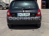 Begagnad Renault Clio II 65 HK (47 kW) 2005 Svart Sedan