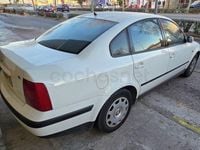 Usado VW Passat Comfortline 125 CV (91 kW) 1997 Blanco Berlina