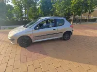 Usado Peugeot 206 70 CV (51 kW) 1998 Gris / plata Utilitario