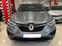 Usado Renault Arkana RS Line 140 CV (102 kW) 2023 Gris / plata SUV
