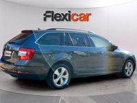 Usado Skoda Octavia Style 150 CV (110 kW) 2020 Gris Familiar