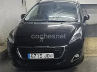Usado Peugeot 5008 Allure 120 CV (88 kW) 2015 Negro Monovolumen