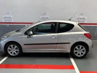 Usado Peugeot 207 110 CV (80 kW) 2007 Gris / plata Berlina
