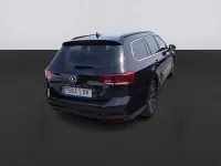 Usado VW Passat Executive 150 CV (110 kW) 2022 Negro Familiar