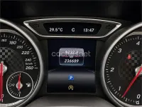 Usado Mercedes A200 AMG line 136 CV (100 kW) 2015 Negro Utilitario