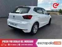 Usado Seat Ibiza Style Plus 110 CV (80 kW) 2022 Blanco Utilitario