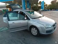 Usado Ford Focus Trend 100 CV (73 kW) 2006 Gris / plata Berlina