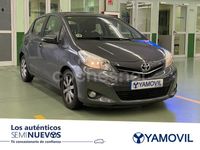 Usado Toyota Yaris Active 90 CV (66 kW) 2013 Gris Berlina