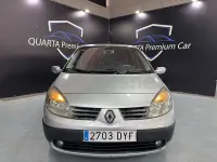 Usado Renault Scénic Dynamique 105 CV (77 kW) 2006 Gris / plata Monovolumen