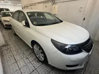 Usado Renault Latitude Initiale 240 CV (176 kW) 2012 Blanco Berlina