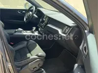 Usado Volvo XC60 R-Design 190 CV (139 kW) 2019 Gris / plata SUV