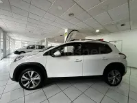 Usado Peugeot 2008 Allure 110 CV (80 kW) 2018 Blanco SUV