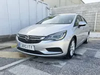 Usado Opel Astra Selective 110 CV (80 kW) 2017 Gris / plata Familiar