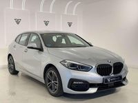 Usado BMW 118 Sport Line 150 CV (110 kW) 2020 Plateado Utilitario