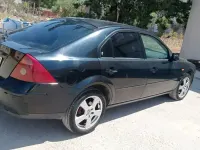Usado Ford Mondeo Sport 130 CV (95 kW) 2003 Azul Berlina