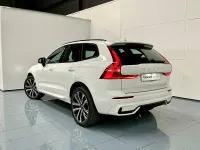 Usado Volvo XC60 Plus 350 CV (257 kW) 2022 Blanco SUV