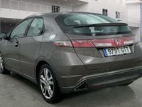 Usado Honda Civic Luxury 140 CV (102 kW) 2010 Gris / plata Berlina