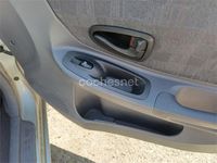 Usado Hyundai Accent 82 CV (60 kW) 2003 Azul Berlina