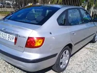 Usado Hyundai Elantra GLS 107 CV (78 kW) 2002 Gris Utilitario