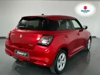 Nuevo Suzuki Swift 83 CV (61 kW) 2025 Rojo Utilitario